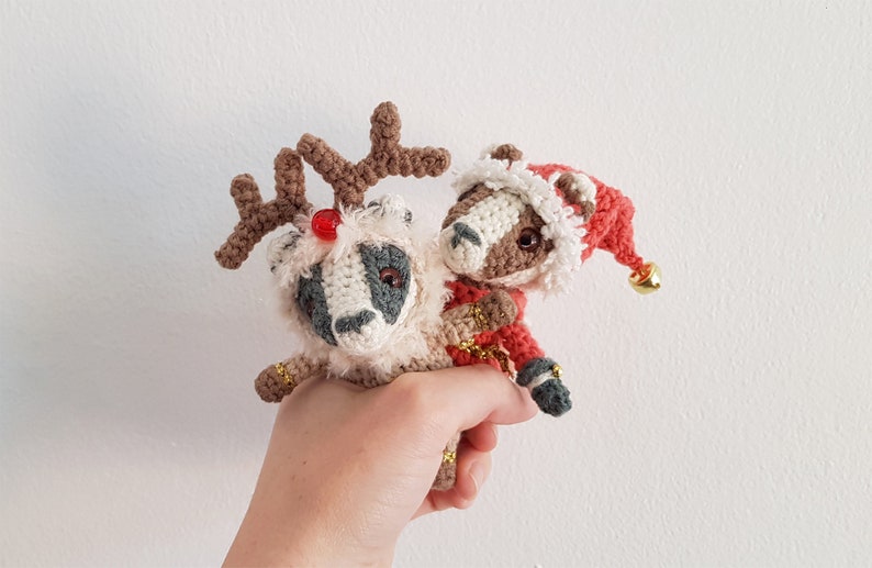 Tiny Christmas Dinner Party mini amigurumi crochet pattern, woodland animals in fancydress image 3