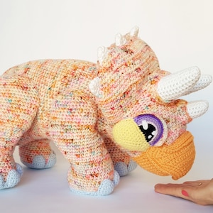 Gravity the Triceratops giant amigurumi crochet pattern image 7