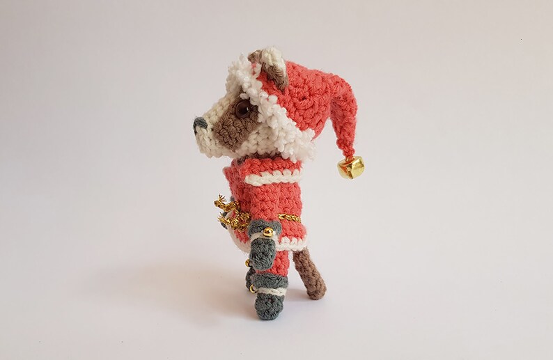 Tiny Christmas Dinner Party mini amigurumi crochet pattern, woodland animals in fancydress image 8