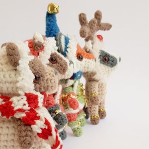 Tiny Christmas Dinner Party mini amigurumi crochet pattern, woodland animals in fancydress image 2