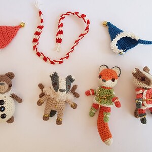 Tiny Christmas Dinner Party mini amigurumi crochet pattern, woodland animals in fancydress image 9