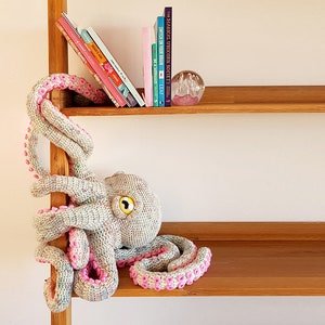 Apollo the Octopus giant crochet pattern EASY TO FOLLOW image 9