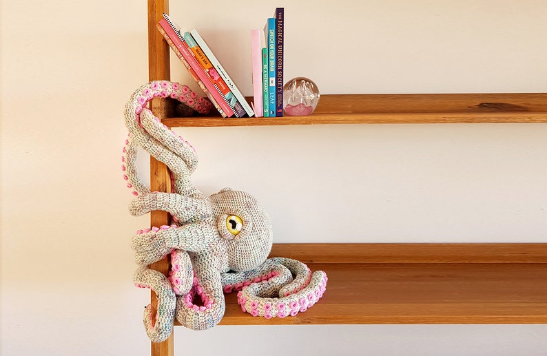 Apollo the Octopus giant crochet pattern EASY TO FOLLOW image 9