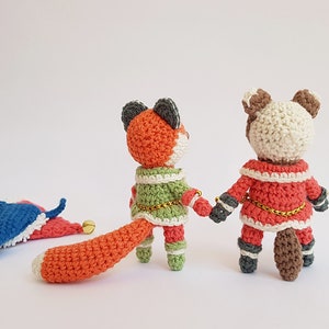 Tiny Christmas Dinner Party mini amigurumi crochet pattern, woodland animals in fancydress image 10