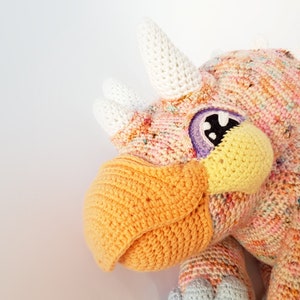 Gravity the Triceratops giant amigurumi crochet pattern image 10