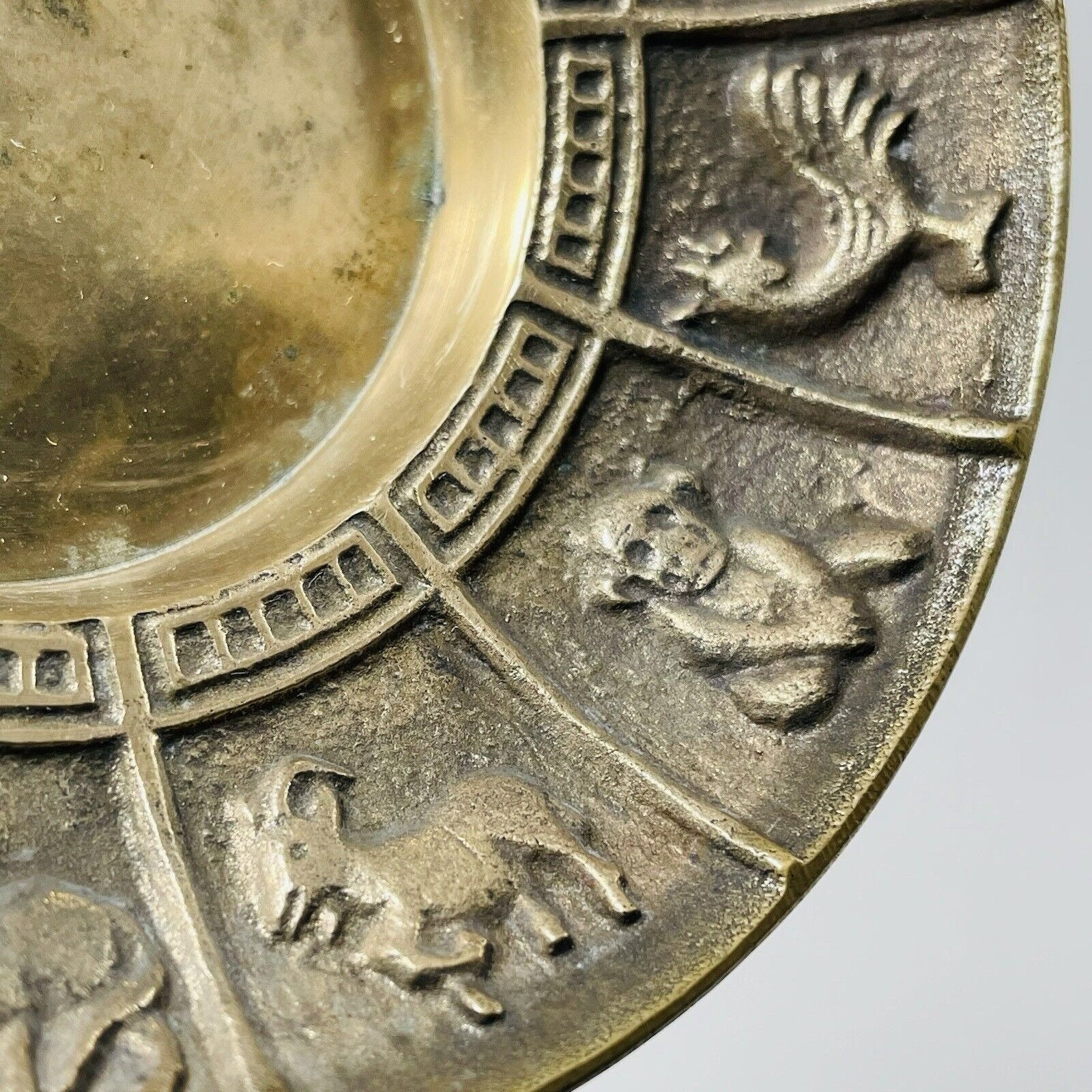 金属製 十二支彫刻 円形灰皿 アンティーク/中国/真鍮/ブラス/CHINESE/ZODIAC/干支/灰皿/オブジェ 喫煙具・ライター