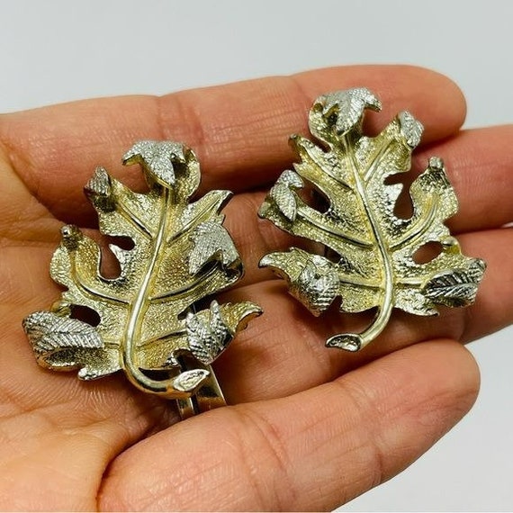 Vintage Sarah Coventry Clip Earrings Maple Leaf F… - image 2