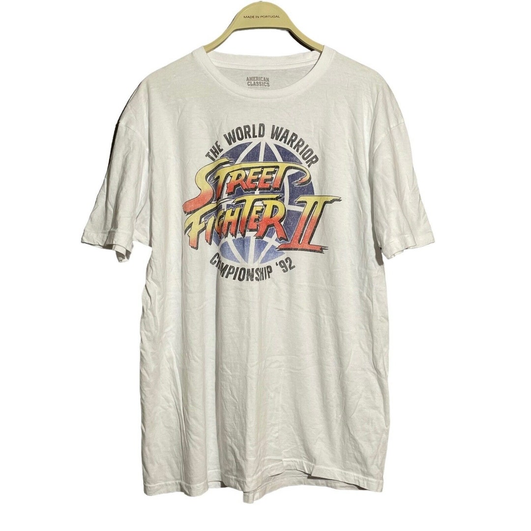 CAPCOMストリートファイター2 1992チャンピオンシップ 国技館Tシャツ STREET FIGHTER II CHAMPIONSHIP 1992 TEE / WHITE | ストリート