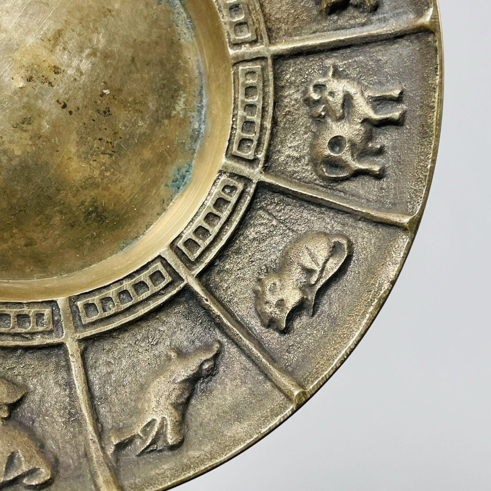 中国の十二支真鍮製小物皿プレート灰皿アジアの星占い占星術動物の