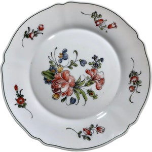 Vintage Arc Arcopal Provincial Dinner Plate 10” Dining Serving, Made in France, Flower Milk Glass Scalloped Edge Rim, Spring Summer Garden