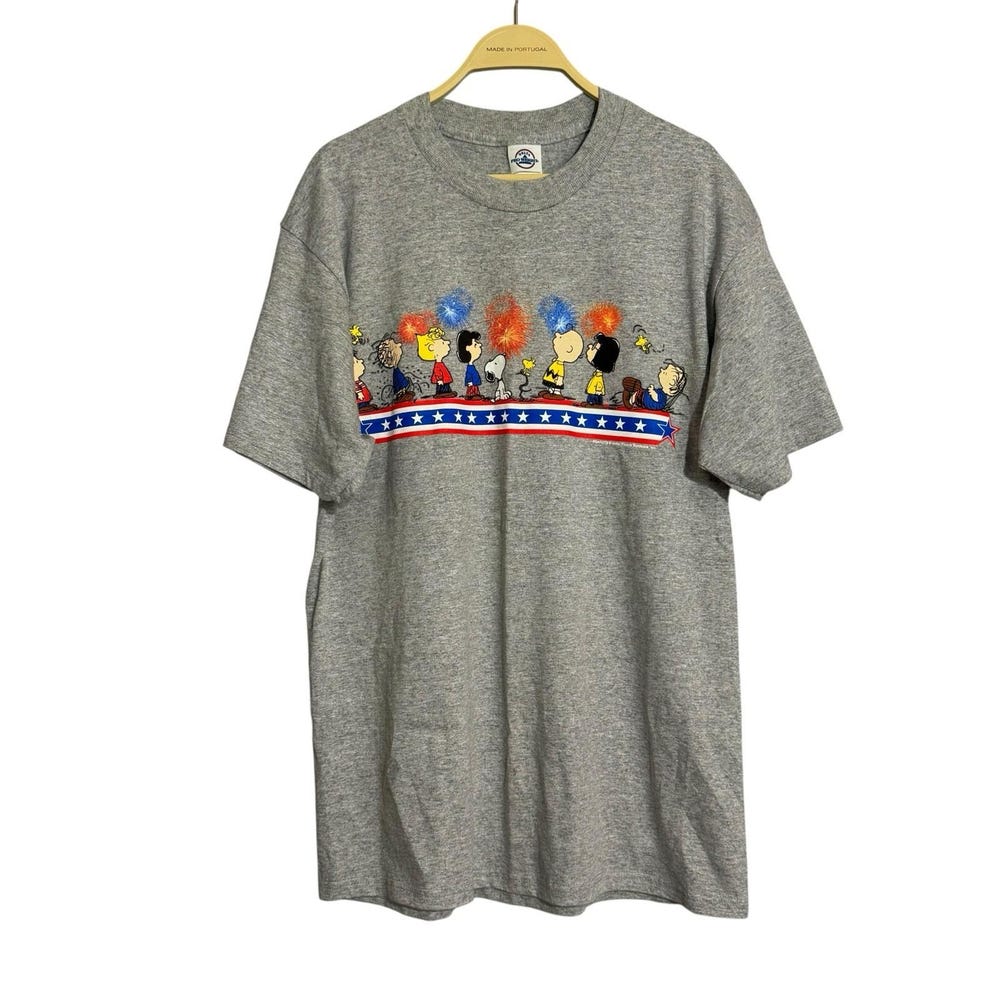 Peanuts Snoopy Gang Charlie Friends Tshirt Men Women Adult Unisex Size L Usa Celebration Independent Day New Year Y2K Firework Flag Veteran Fashion24Hs