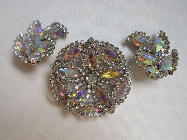 Stunning matching WEISS set earrings and brooch unsigned Weiss rhinestone pin and earrings set AB crystals silver flower Weiss demi parure