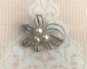 Sterling Silver Cultured Pearl Brooch Scroll design 3 Pearls good condition vintage