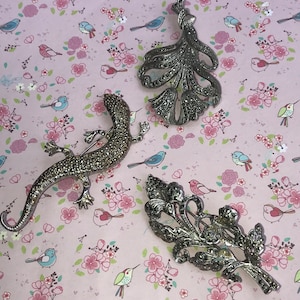 Old  3x Marcasite Brooch Pins c.1950s Lizard, floral flower pins. silver plated good condition Vintage Art Deco