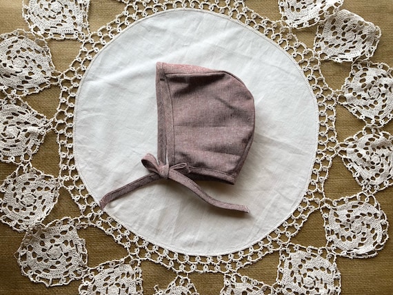 Linen Baby Bonnet// baby hat// Rust bonnet// Handmade bonnet// gender neutral// modern bonnet// brimmed baby bonnet// bonnet with brim
