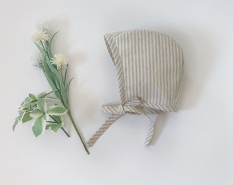 Natural stripe baby bonnet// baby hat// brimmed bonnet// cotton linen blend// gender neutral bonnet// bonnet for boy// trendy modern bonnet