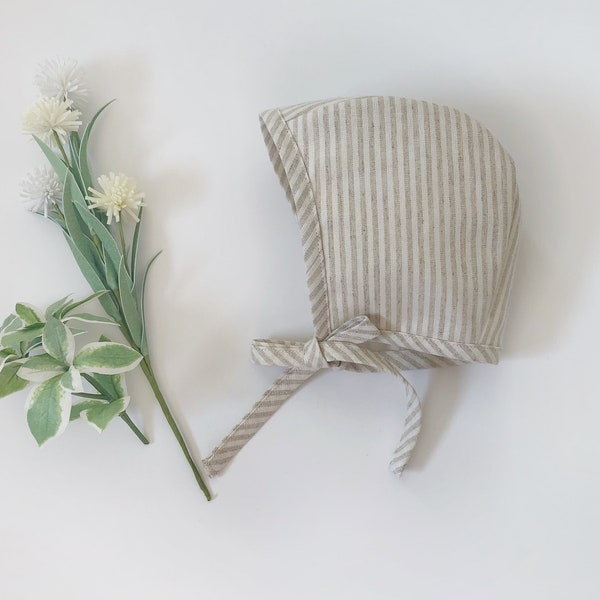 Natural stripe baby bonnet// baby hat// brimmed bonnet// cotton linen blend// gender neutral bonnet// bonnet for boy// trendy modern bonnet