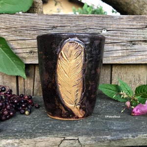1 ceramic mug feather gold mug ceramic cup bird feather feather mug wine mug coffee mug black hand-made pottery wheel Pot ofSoul