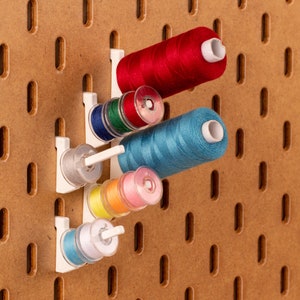 Short yarn holder for 200m bobbins – 6 pack - Printboard - Fits IKEA Skadis pegboards