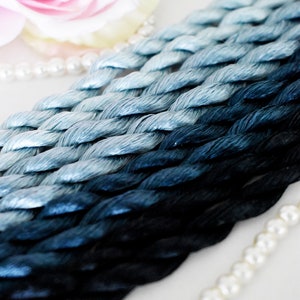 Fil de soie pure pour broderie, fil de soie plat sans torsion nuances de bleu, fil à broder teint à la main