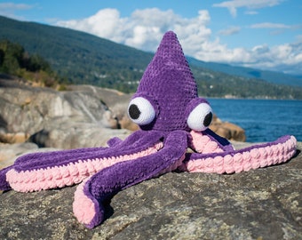 Ed the Kraken Amigurumi Pattern - Chunky Yarn Giant Squid Crochet Pattern