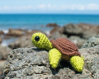 Crochet Sea Turtle Amigurumi Keychain Pattern