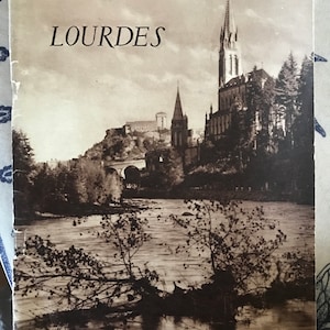 LOURDES, antique guide book; pub 1949; French.