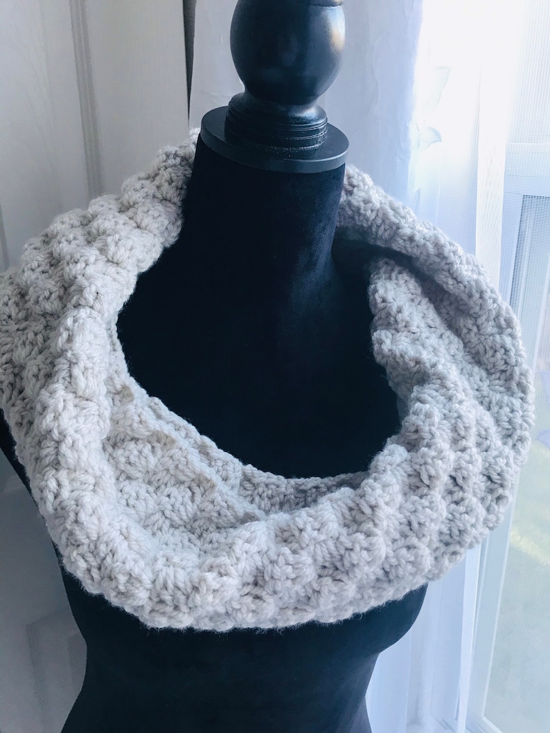 cowl Scarf color is light grey!