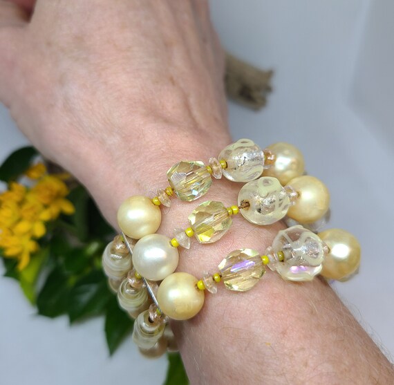 Lovely Pastel Yellow and Pearl Beaded Wire Wrap B… - image 3