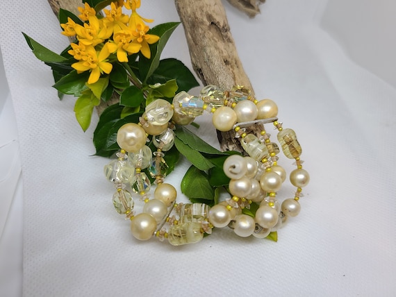 Lovely Pastel Yellow and Pearl Beaded Wire Wrap B… - image 1