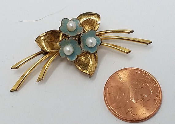 Vintage Floral Pearl Gold Plated Brooch - Creed - image 5