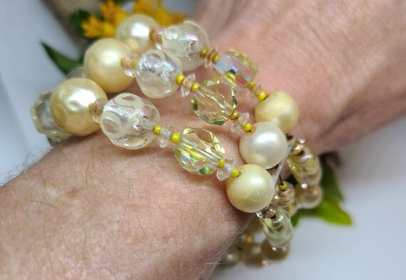Lovely Pastel Yellow and Pearl Beaded Wire Wrap B… - image 2