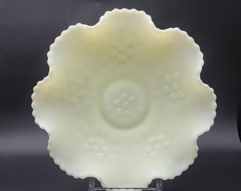 Vintage Fenton Yellow Uranium/vaseline Glass Custard Satin Vase - Etsy
