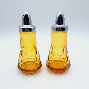 Vintage Viking Glass Georgian Salt and Pepper Shakers, Collectible Viking Amber Honeycomb Salt and Pepper Shakers, Mid Century Dining