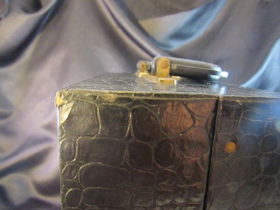 Vintage Dunston Leather Lighted Makeup Case with … - image 10
