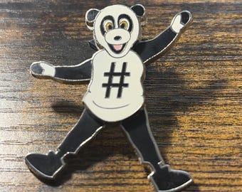 Universal Studios The Tonight Shop Hashtag Panda Llavero