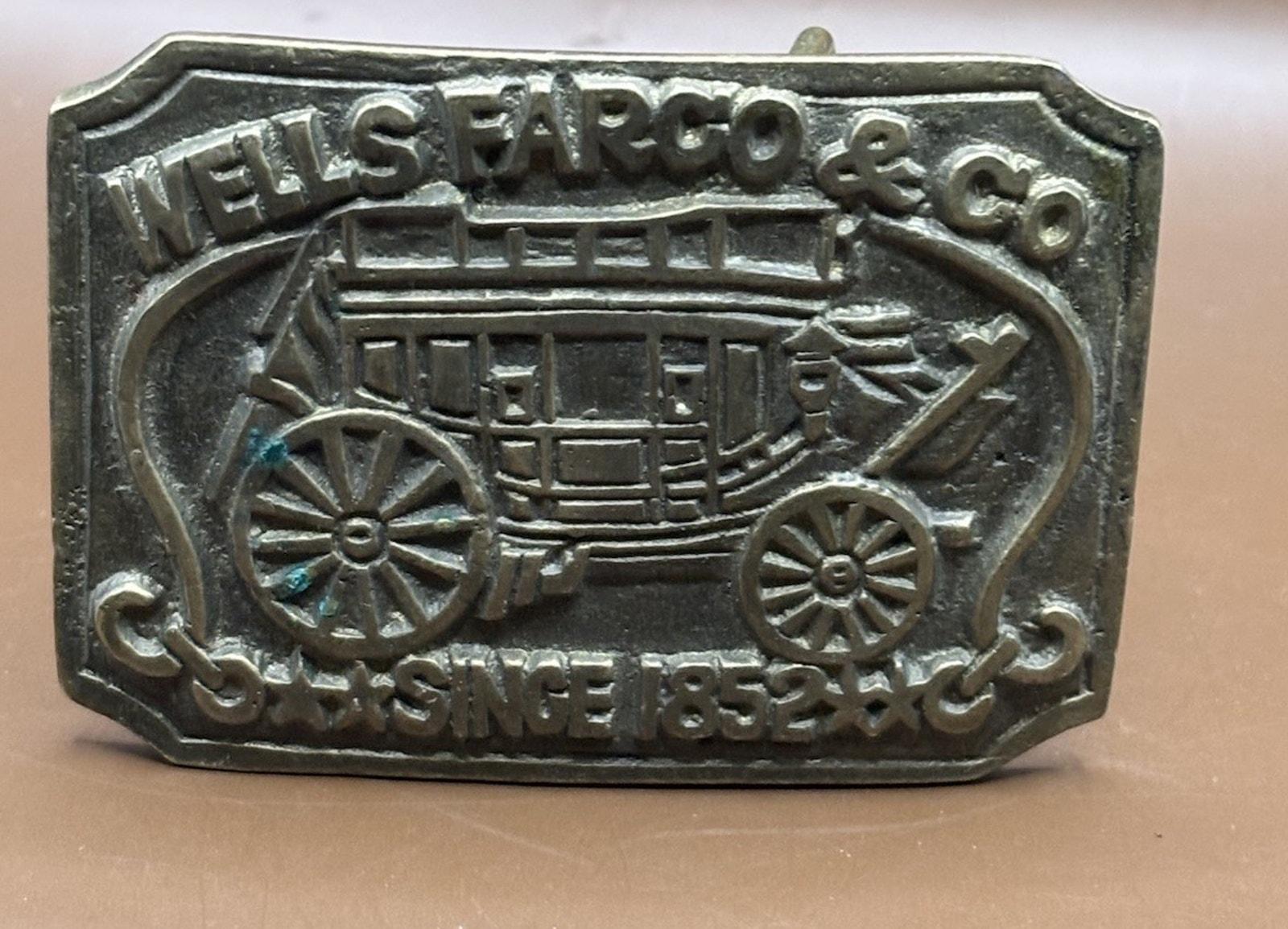 Wells fargo badge - Etsy 日本