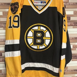CCM Boston Bruins Black Bears Classic NHL Hockey Jersey Mens Size Medium