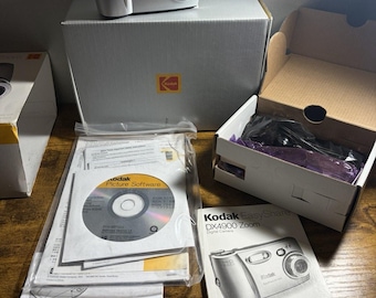 Kodak EasyShare DX4900 4.0MP Digital Camera Silver w/ Box Guide Software CD