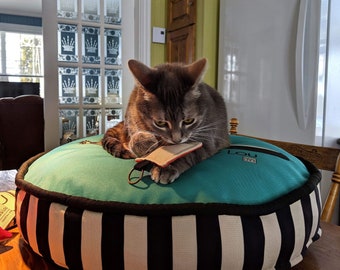 Coussins Decoratifs Et Lits Pour Chiens Et Chat Par Jacketlou