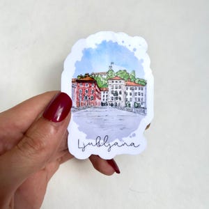 Sticker Ljubljana - Sticker de voyage en Slovénie, illustration de paysage urbain européen, vinyle autocollant imperméable, souvenir de la vieille ville de Ljubljana, voyage