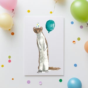 Tarjeta de felicitación con comadreja sosteniendo un globo, tarjeta de comadreja, arte de comadreja, regalo de comadreja, animales con globos, linda tarjeta de cumpleaños, tarjeta de acuarela