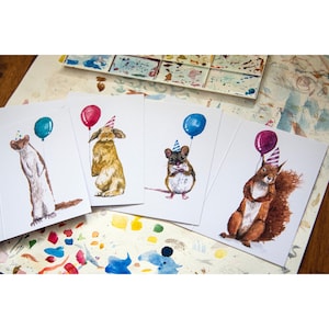 Verjaardagskaartbundel set van 4 | Bosdieren met ballonnen wenskaartpakket | Set van 4 wenskaarten | Unieke aquarelwenskaarten