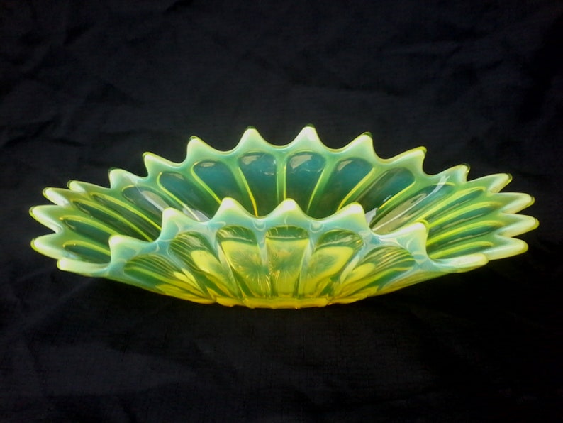 Fostoria Heirloom Jaune Vaseline Glass Oblong Bowl 1515/270 | Etsy