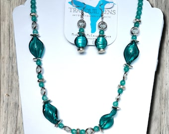 Juego de collar y aretes colgantes azul verde Único y único