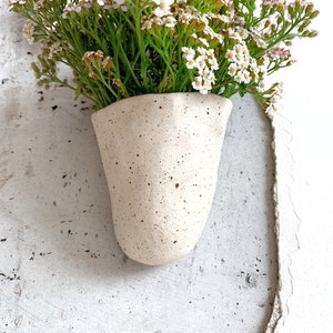 Stoneware Wall Pocket Planter Wall Hanging Succulent Planter Flower Pot Hanging Plant Holder Vase Wallvase Bowl image 3