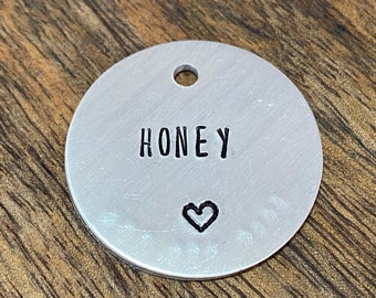 Heart Dog Tag, Love Heart Dog ID, Pet ID Tag, Brass Dog Name Tag, Silver Dog Tag, Dog Tag pour chiens, Cat Tag, Kitten Tag, Tiny Dog Tag, Metal