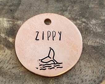 Etiqueta de mascota de ballena, Etiqueta de perro playero, Identificación de mascota con tema de playa, Etiqueta de nombre de perro de metal, Etiqueta de gato de metal, Etiqueta de collar de perro plateado, Etiqueta de collar de gato, Identificación de cachorro de metal