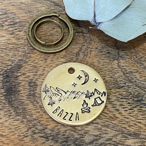 Hundemarke für Hunde, Hundeanhänger im Adventure-Stil, Hundeanhänger mit Bergen und Bäumen, personalisierter Hundeanhänger, Haustier-Id-Tag