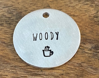 Etiqueta de perro de café, Etiqueta de nombre de perro Mocha, Etiqueta de identificación de perro, Etiqueta de identificación de cachorro, Etiqueta de nombre de cachorro, Etiqueta de perro personalizada, Etiqueta de cachorro personalizada, Etiqueta de perro de oro